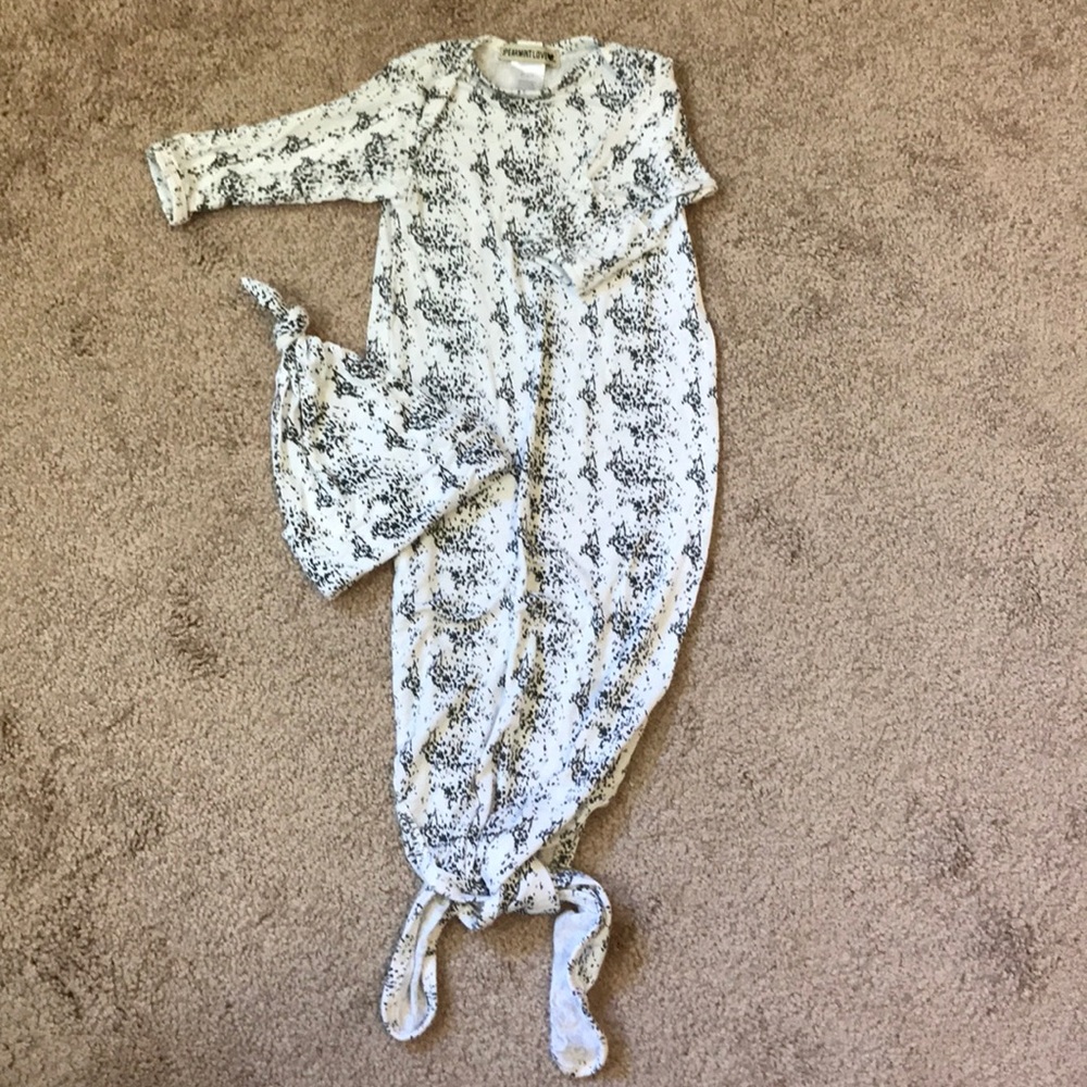 EUC Bamboo Knotted Gown & Hat 0-3 months